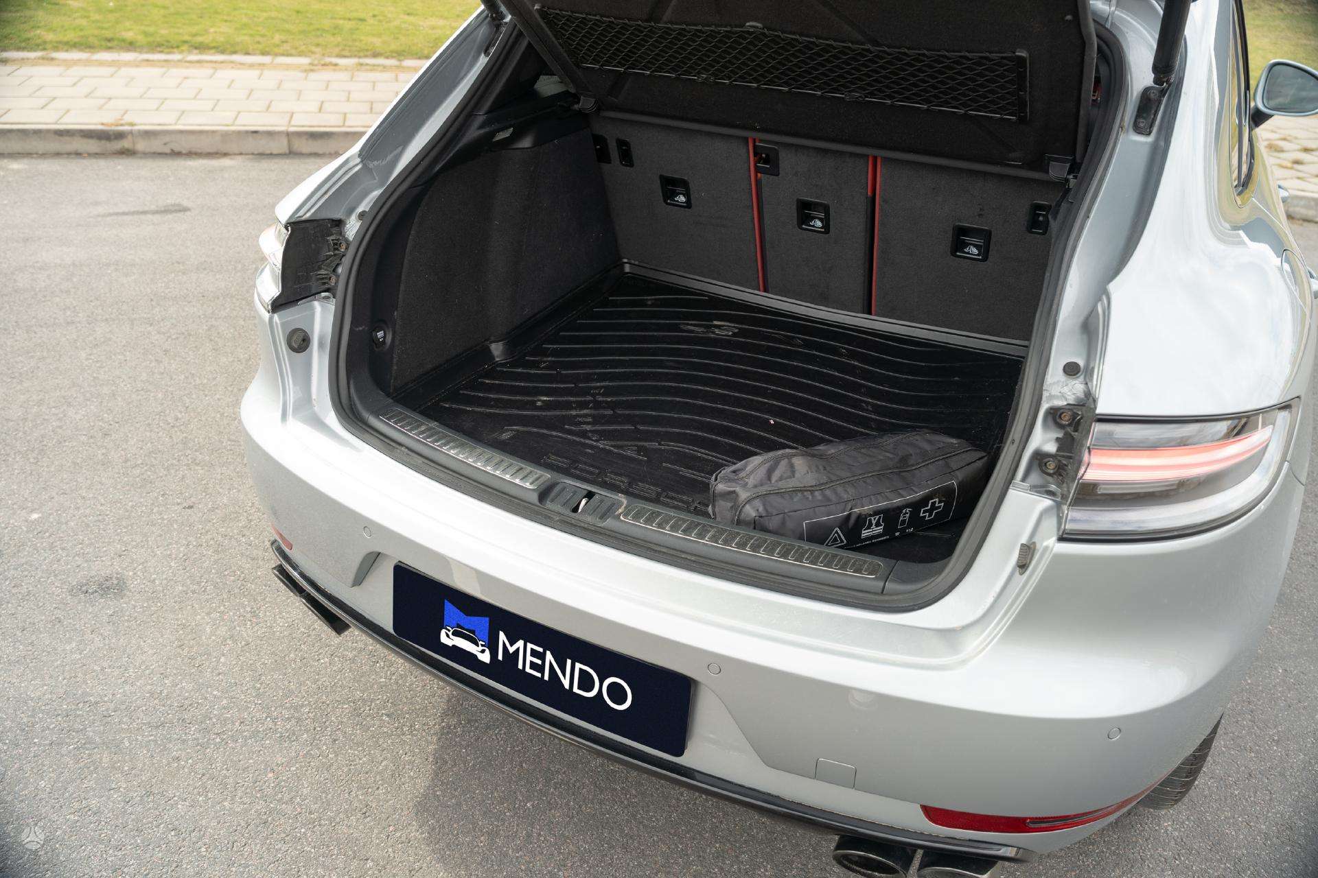 
								Porsche Macan 2021 full									